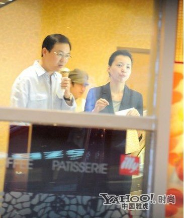 女神級明星真實(shí)素顏 臉殘面部僵