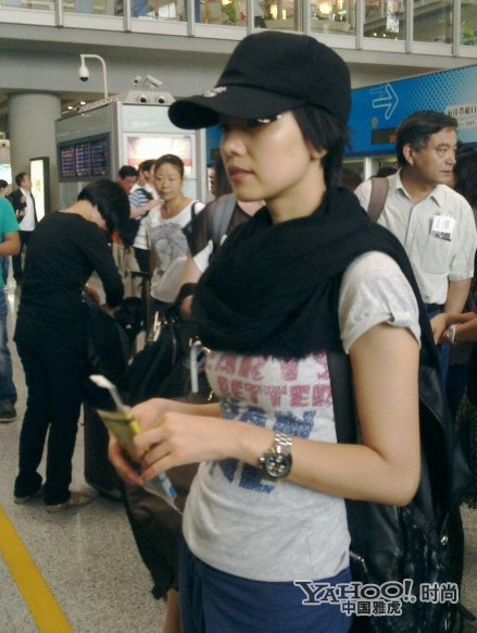 女神級明星真實(shí)素顏 臉殘面部僵