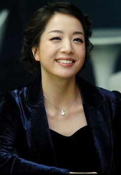 揭嫁豪門(mén)女星：李英愛(ài)誕龍鳳胎 韓彩英9年戀愛(ài)長(zhǎng)跑