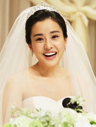 揭嫁豪門女星：李英愛誕龍鳳胎 韓彩英9年戀愛長(zhǎng)跑