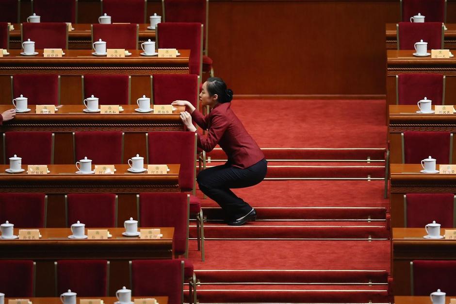 全國(guó)政協(xié)十二屆一次會(huì)議在京召開