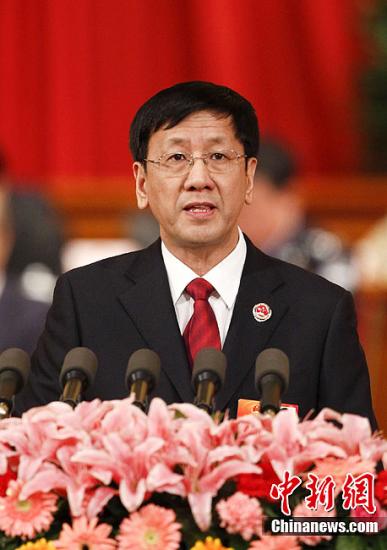 第十一屆全國(guó)人民代表大會(huì)第五次會(huì)議3月11日下午在人民大會(huì)堂舉行第四次全體會(huì)議，聽(tīng)取最高人民檢察院檢察長(zhǎng)曹建明作最高人民檢察院工作報(bào)告。中新社記者 盛佳鵬 攝