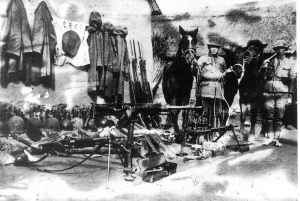 1943年3月，新四軍在鹽阜區(qū)反“掃蕩”作戰(zhàn)中連續(xù)作戰(zhàn)50天。圖為陳集戰(zhàn)斗中的繳獲品。