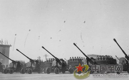 1959年國(guó)慶 逢十大閱兵盛況空前