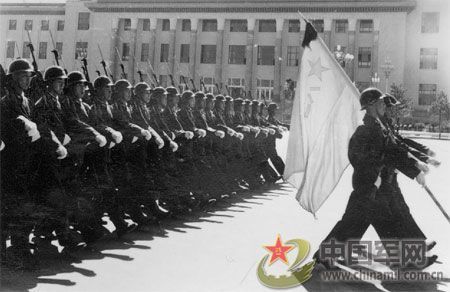 1959年國(guó)慶 逢十大閱兵盛況空前