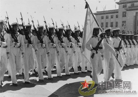 1959年國(guó)慶 逢十大閱兵盛況空前