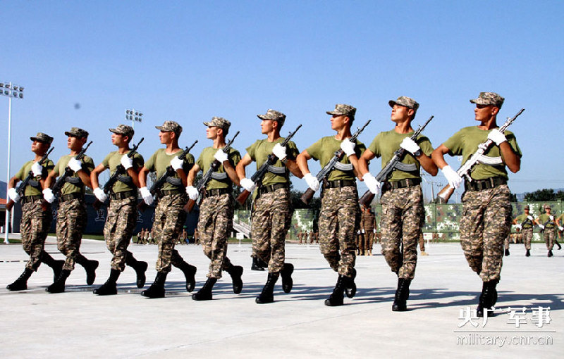 走進抗戰(zhàn)閱兵外軍方隊營地 拍遍17國外軍訓練